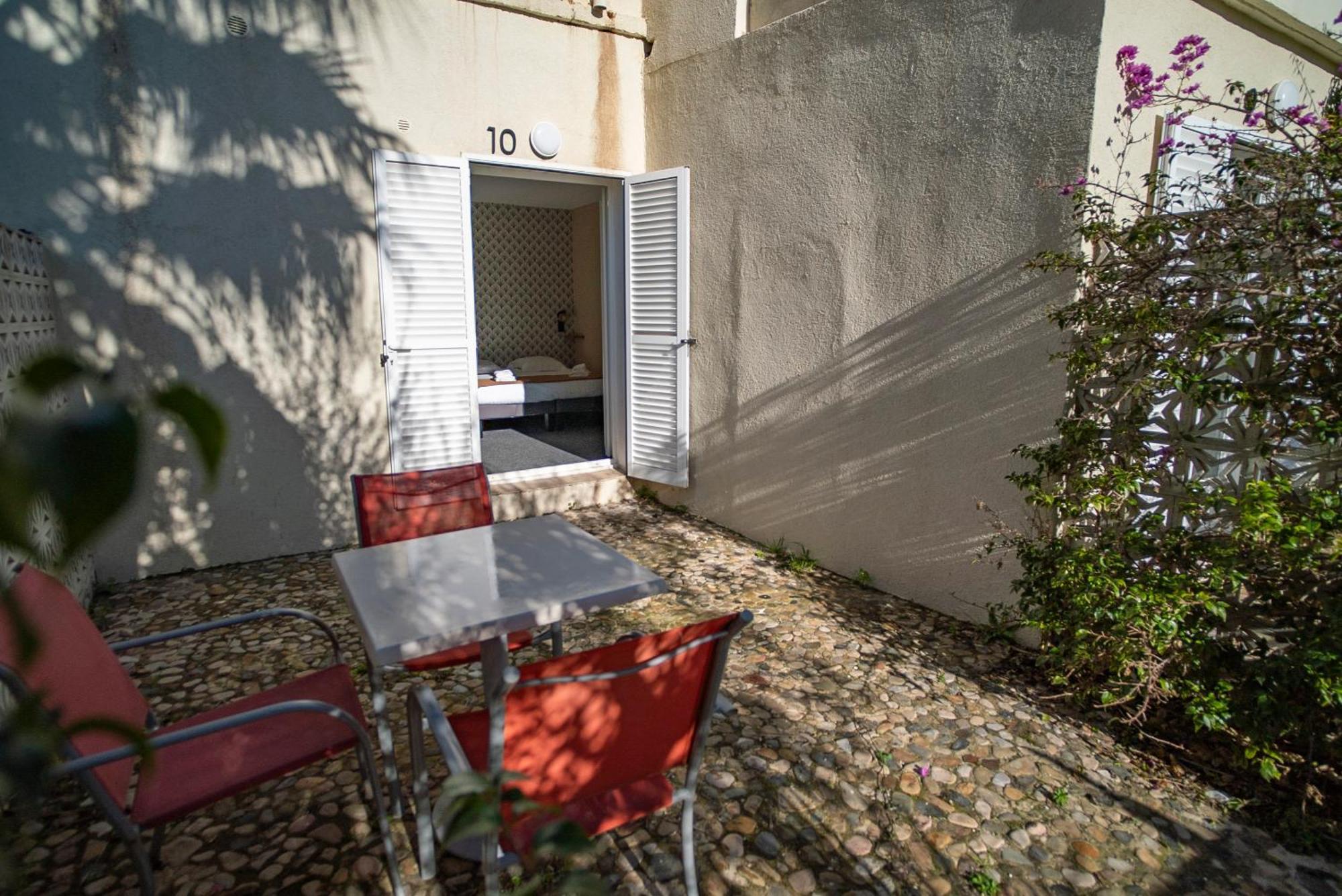 Hotel De La Mer Hyeres Exterior photo