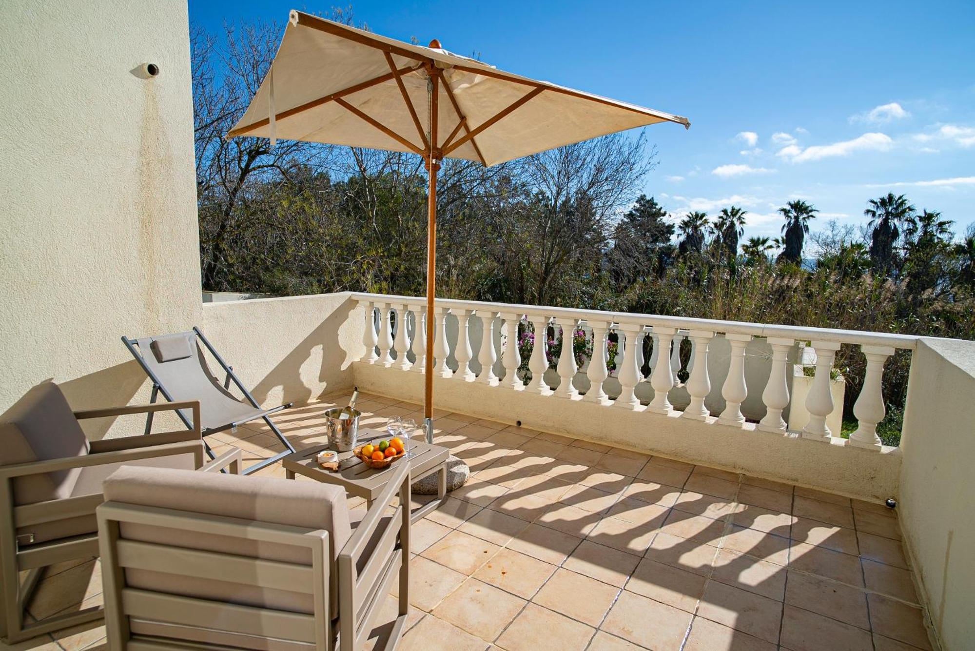 Hotel De La Mer Hyeres Exterior photo